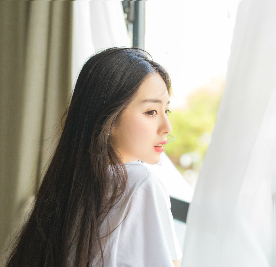 “若不放他们离去，严颜怎会知道我来了？”魏延微微一笑，看向邓贤道：“附近有没有地方能够施展的开？”
